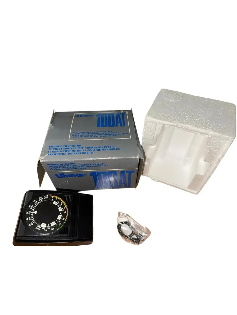 Albinar 100AT Thyristor Automatic Flash w/ Bounce Device GN30ASA 100 Never Used